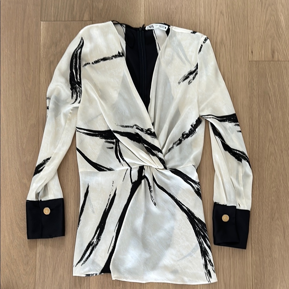 Elegant Black and White Long Sleeve Dress